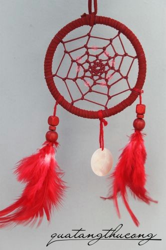 Dreamcatcher màu đỏ rực rỡ